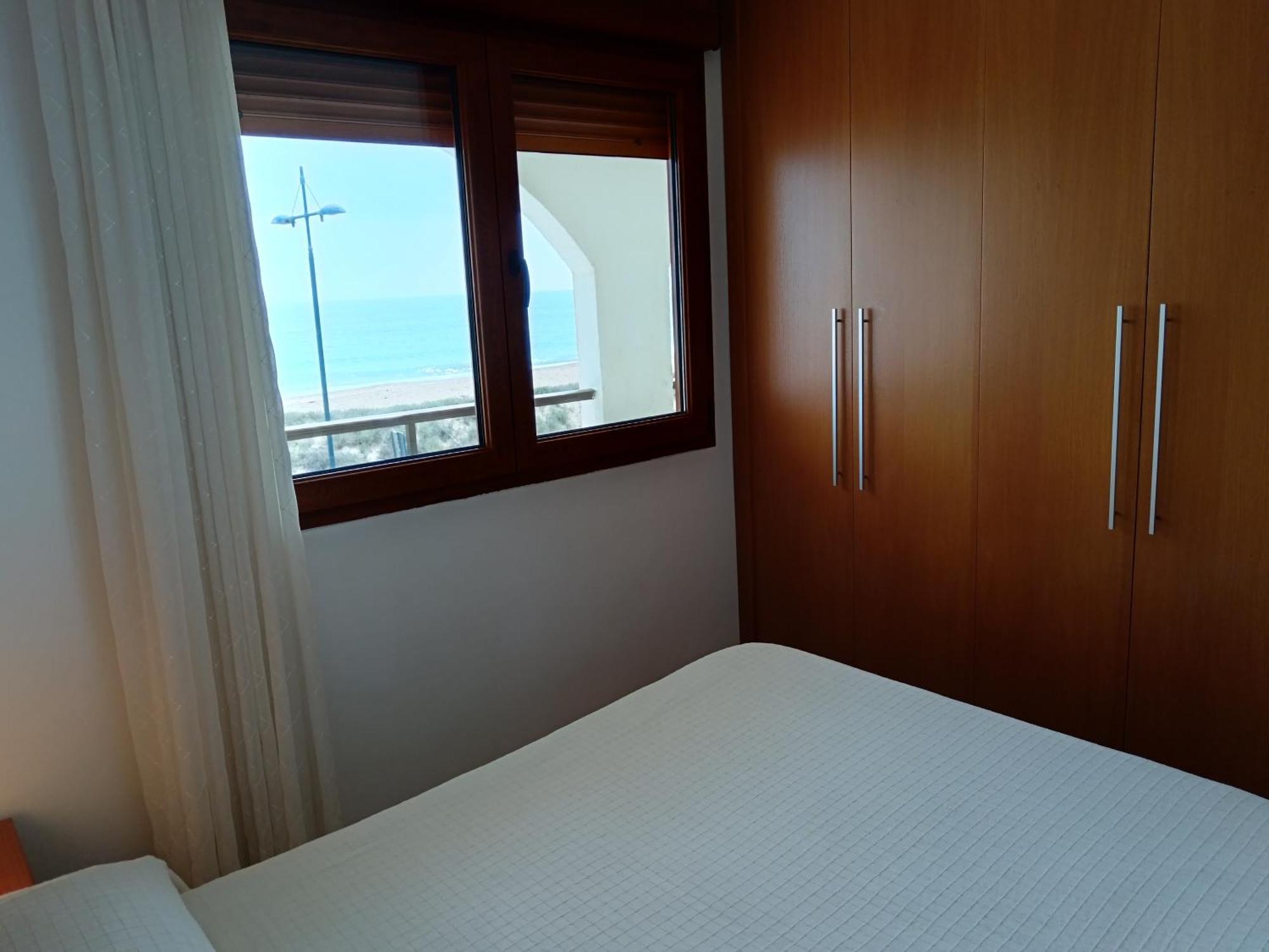 Primera Linea De Playa, Ada Benedicto Xiii, Aire Acondicionado, Wifi, Parking Peñíscola Rum bild