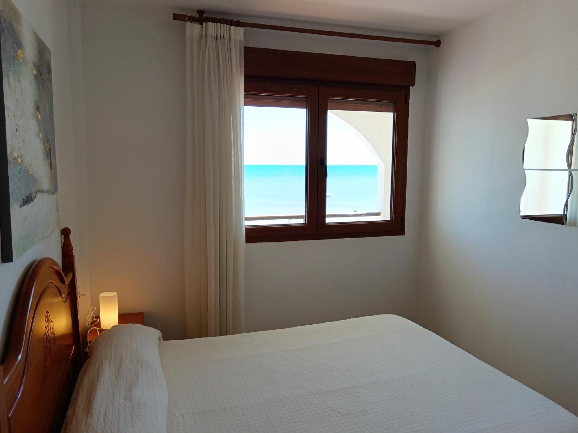 Primera Linea De Playa, Ada Benedicto Xiii, Aire Acondicionado, Wifi, Parking Peñíscola Rum bild